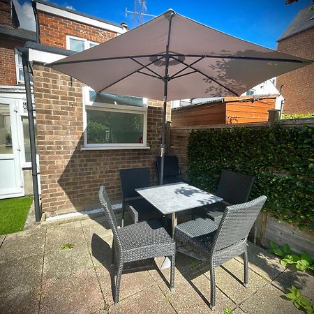 Exclusive Offers L Last-Minute Specials L Parking Free L Double Bed House L Uk L Gaming Room L Komfy 3 Bedroom Cottage With Riverview L Perfect For Short Or Long Stays Reading Exterior foto