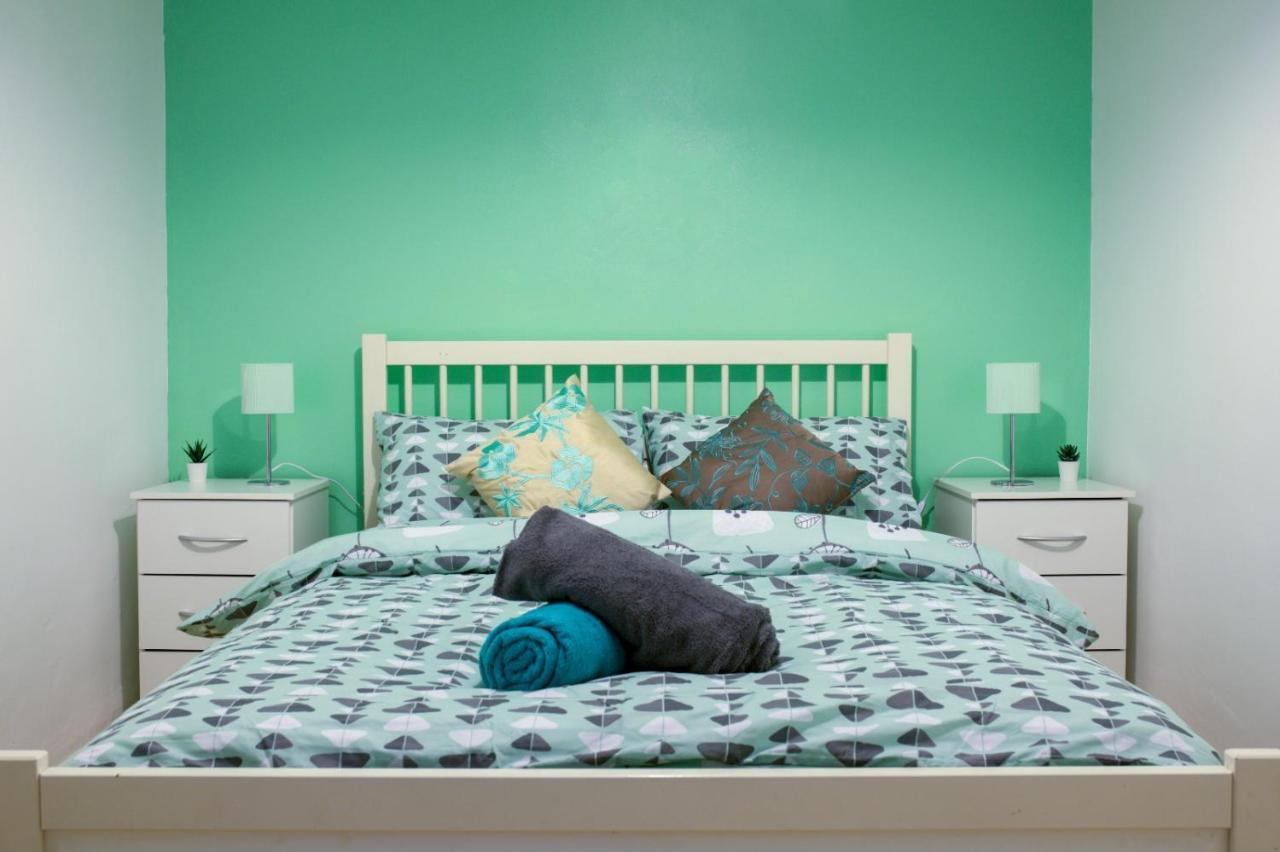 Exclusive Offers L Last-Minute Specials L Parking Free L Double Bed House L Uk L Gaming Room L Komfy 3 Bedroom Cottage With Riverview L Perfect For Short Or Long Stays Reading Exterior foto