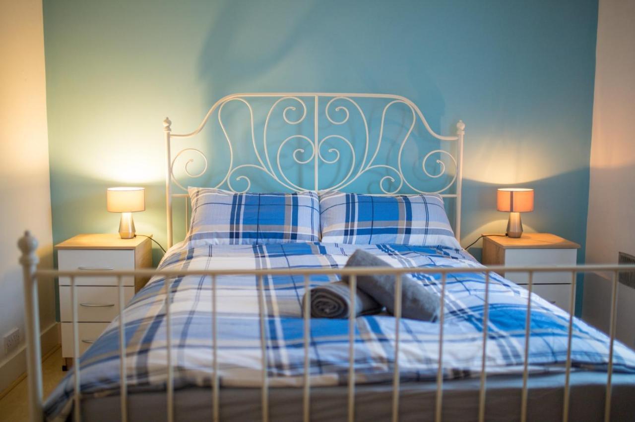 Exclusive Offers L Last-Minute Specials L Parking Free L Double Bed House L Uk L Gaming Room L Komfy 3 Bedroom Cottage With Riverview L Perfect For Short Or Long Stays Reading Exterior foto
