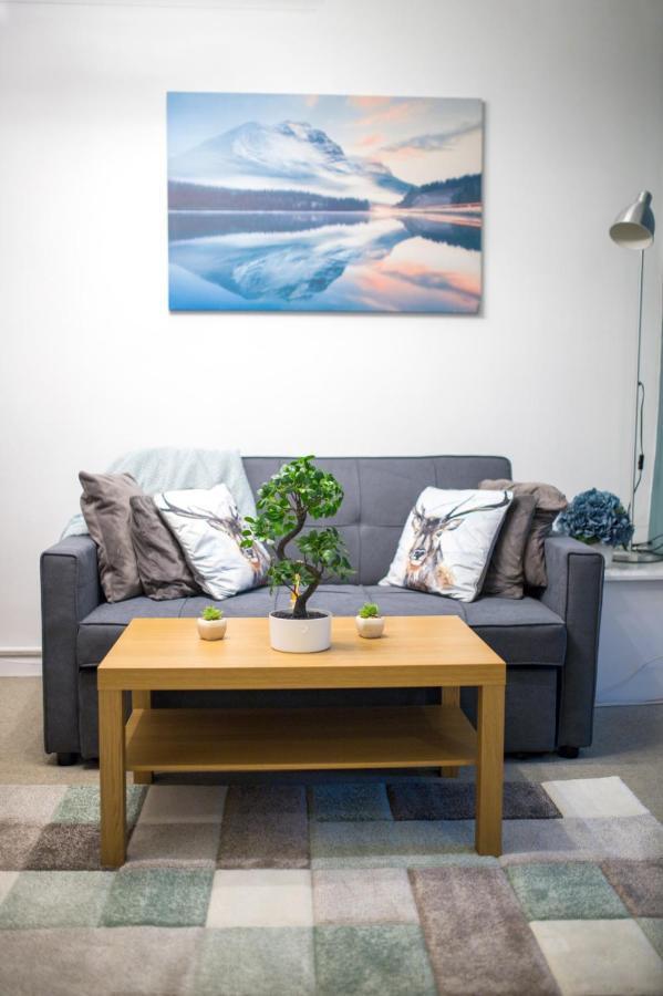 Exclusive Offers L Last-Minute Specials L Parking Free L Double Bed House L Uk L Gaming Room L Komfy 3 Bedroom Cottage With Riverview L Perfect For Short Or Long Stays Reading Exterior foto