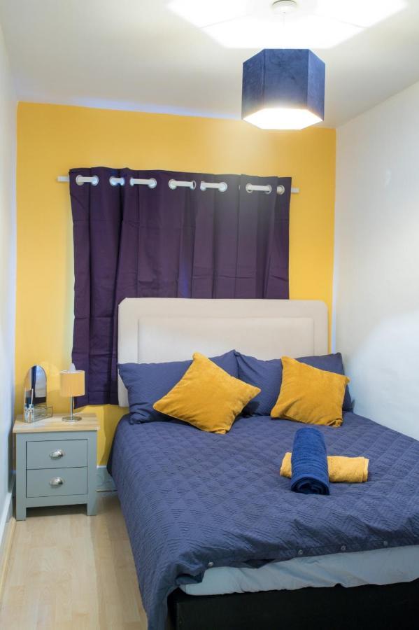 Exclusive Offers L Last-Minute Specials L Parking Free L Double Bed House L Uk L Gaming Room L Komfy 3 Bedroom Cottage With Riverview L Perfect For Short Or Long Stays Reading Exterior foto