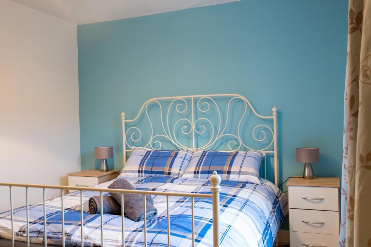 Exclusive Offers L Last-Minute Specials L Parking Free L Double Bed House L Uk L Gaming Room L Komfy 3 Bedroom Cottage With Riverview L Perfect For Short Or Long Stays Reading Exterior foto