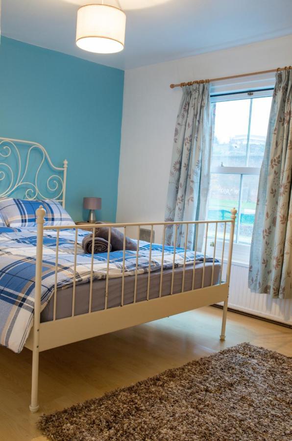 Exclusive Offers L Last-Minute Specials L Parking Free L Double Bed House L Uk L Gaming Room L Komfy 3 Bedroom Cottage With Riverview L Perfect For Short Or Long Stays Reading Exterior foto