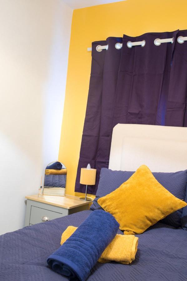 Exclusive Offers L Last-Minute Specials L Parking Free L Double Bed House L Uk L Gaming Room L Komfy 3 Bedroom Cottage With Riverview L Perfect For Short Or Long Stays Reading Exterior foto