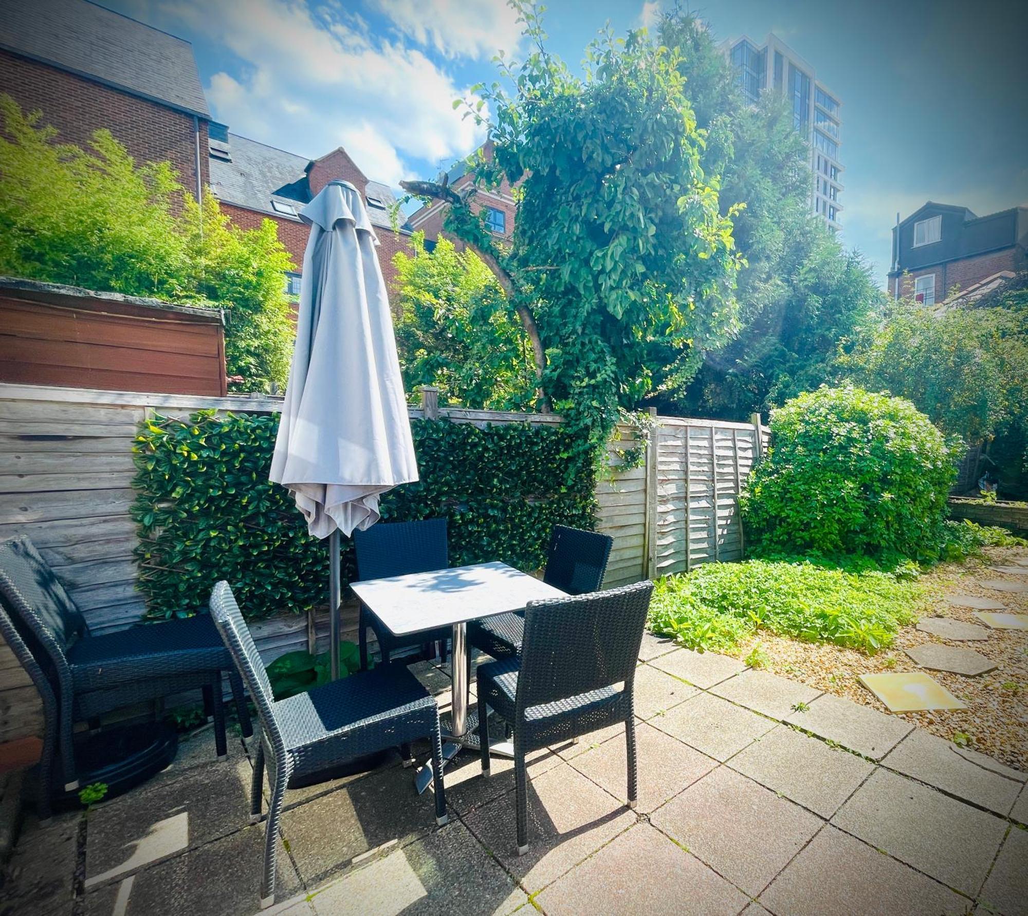 Exclusive Offers L Last-Minute Specials L Parking Free L Double Bed House L Uk L Gaming Room L Komfy 3 Bedroom Cottage With Riverview L Perfect For Short Or Long Stays Reading Exterior foto